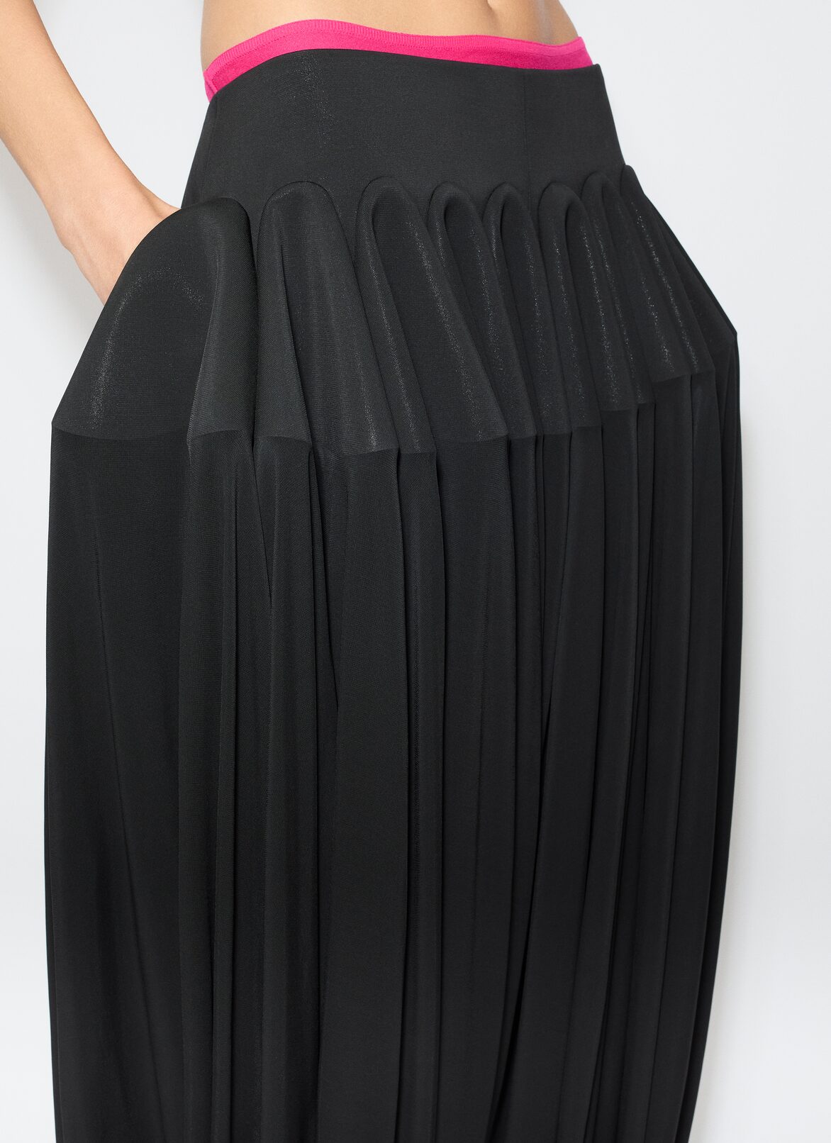 PANTALONI PEPLUM IN JERSEY ALAÏA PANTALONI PEPLUM IN JERSEY NERO